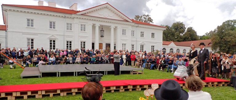 Jesienny karnawał w Korczewie