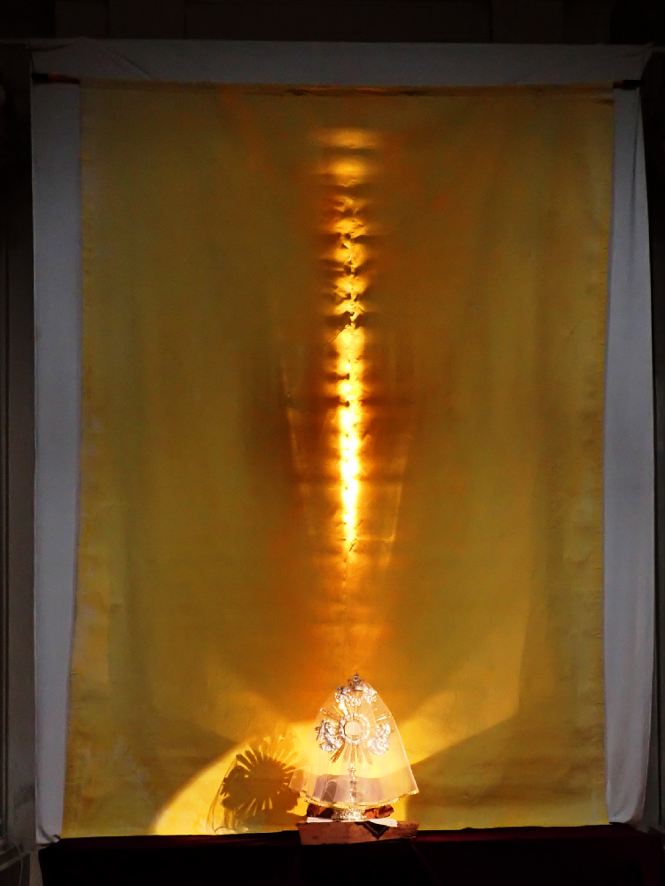 Grób Pański w wykonaniu Teresy Starzec w kościele Wizytek. Fot. Mieczysław Pawłowicz